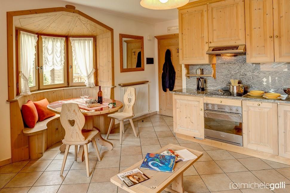 Art Apartments Casa Lapis Livigno Habitación foto